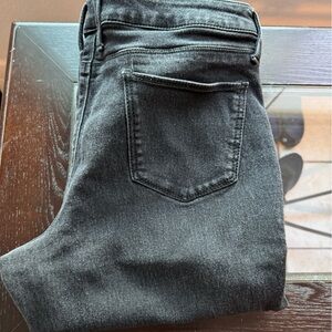 New Boundaries blue jeans, almost new. The jeans are black.